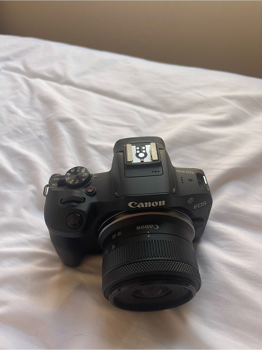 Canon EOS Mirrorless Camera in Black with 18-45mm Lens